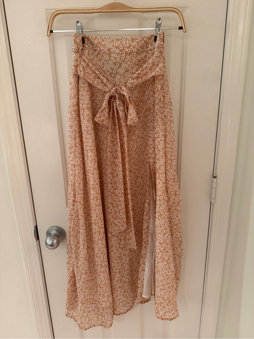 Forever 21 Beige Floral Tie-Front Maxi Skirt